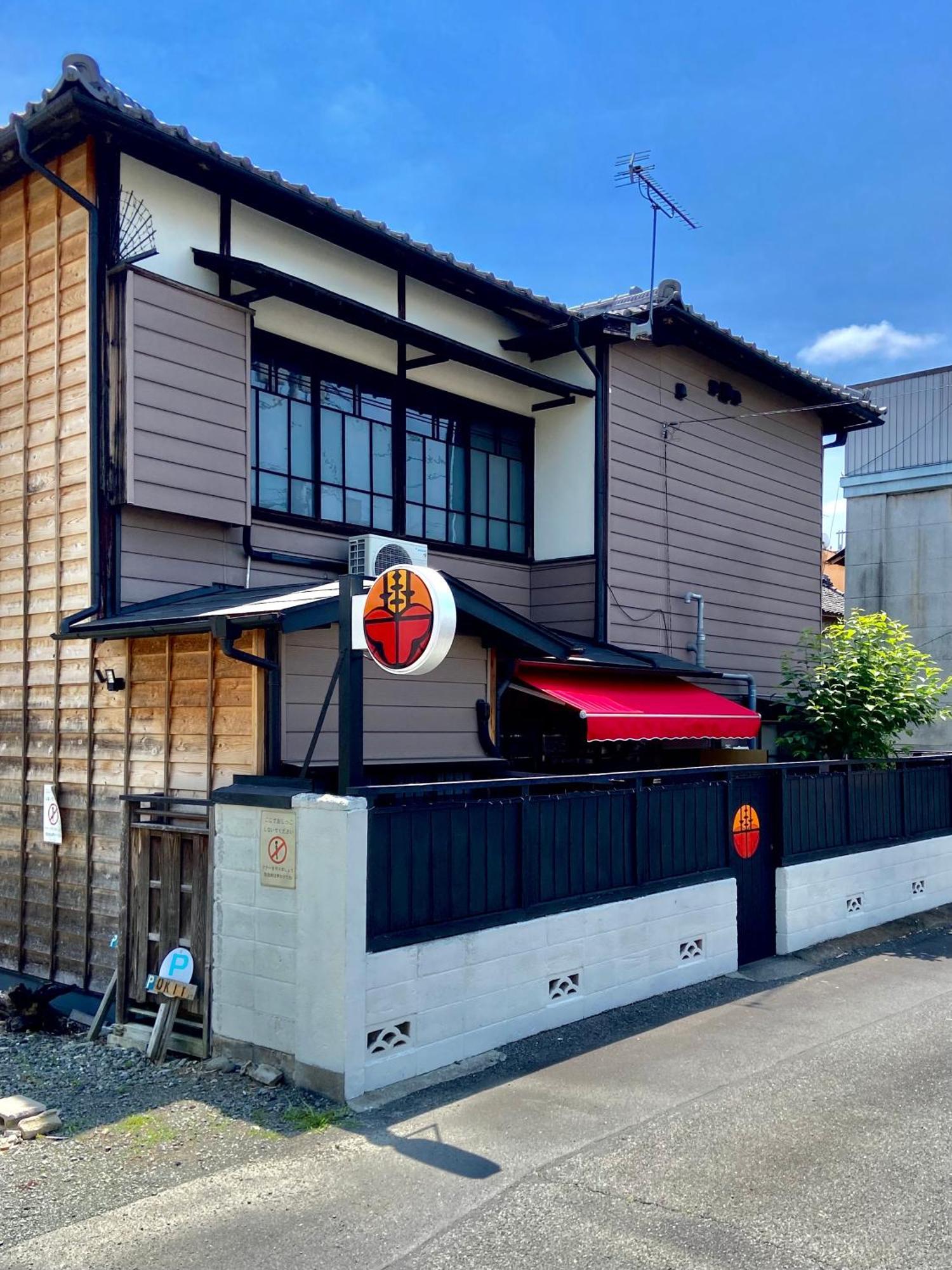 Okiya Guest House & Tapas Bar Kiryu Buitenkant foto